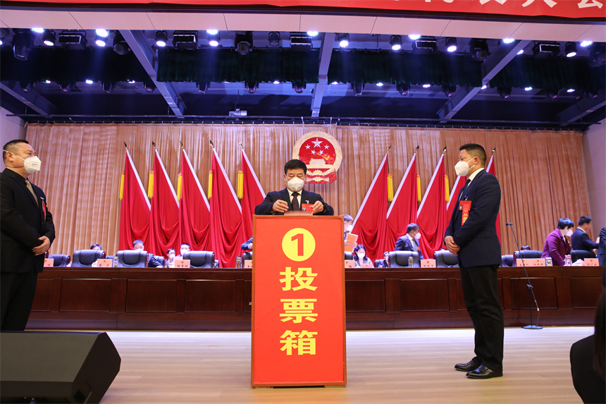 2赵书记投票.JPG